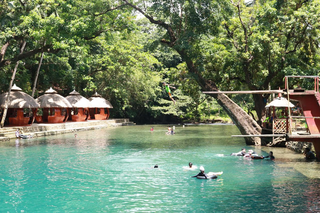 El Cielo Riverfront Villas Pandan Bagian luar foto